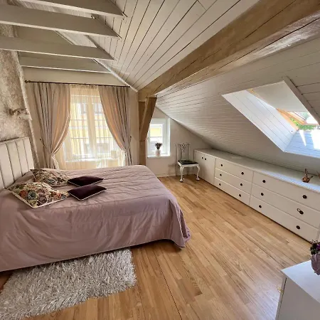 Apartment Old Town With 2 Bedrooms *