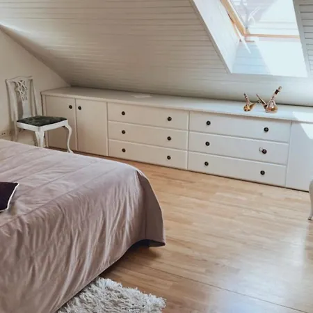 Old Town With 2 Bedrooms Apartment *