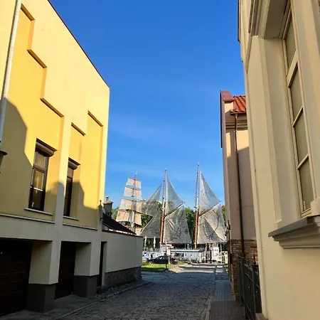 Apartment Old Town With 2 Bedrooms *